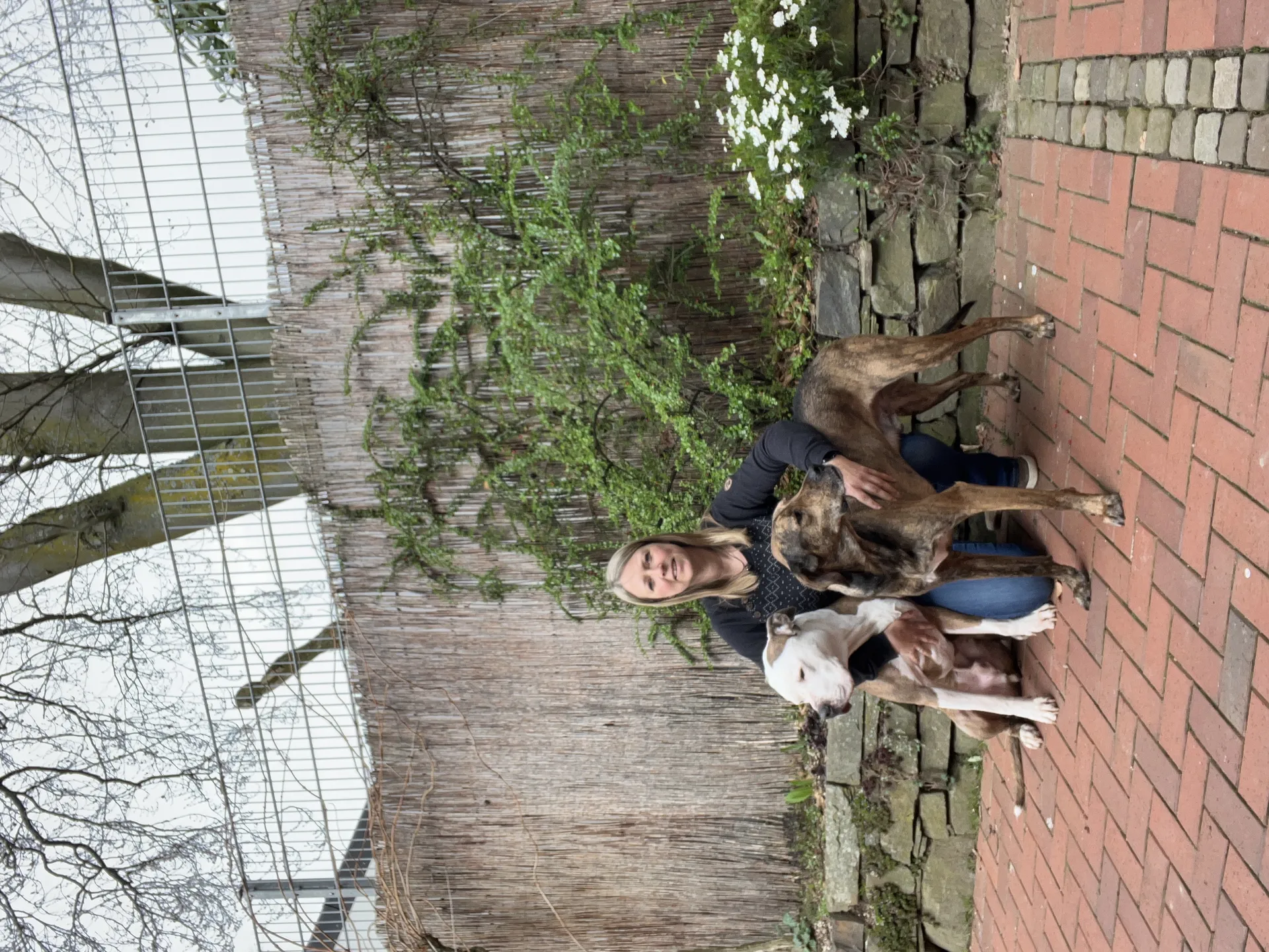 Kim Mines mit Hund